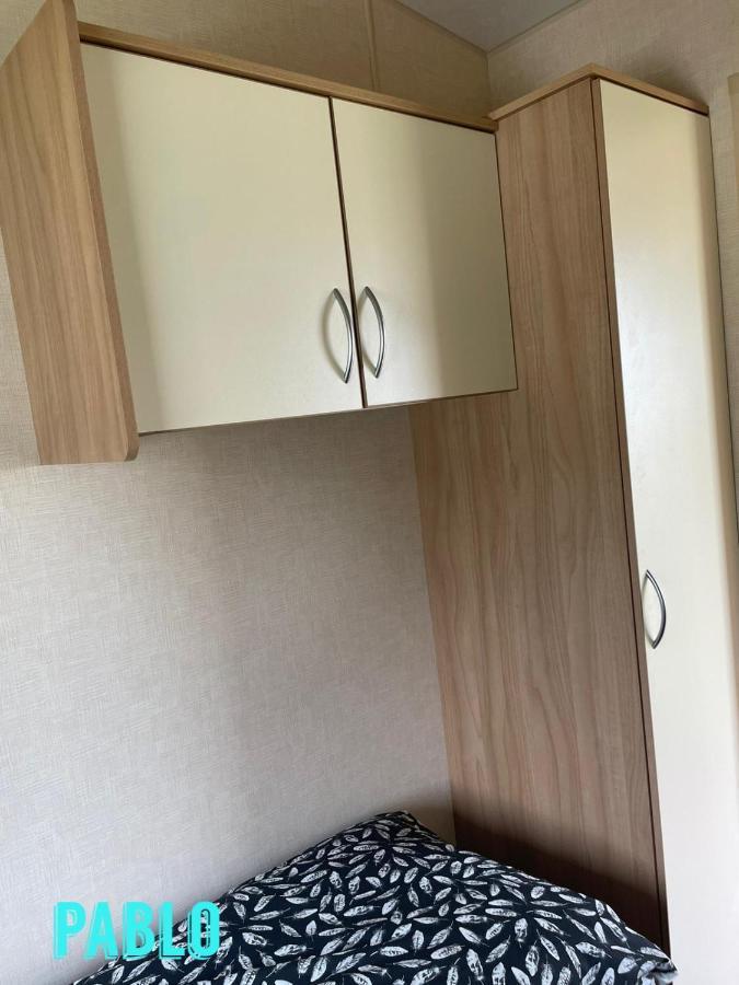 Towyn Six Berth En Suite Caravan Rhyl Exteriör bild