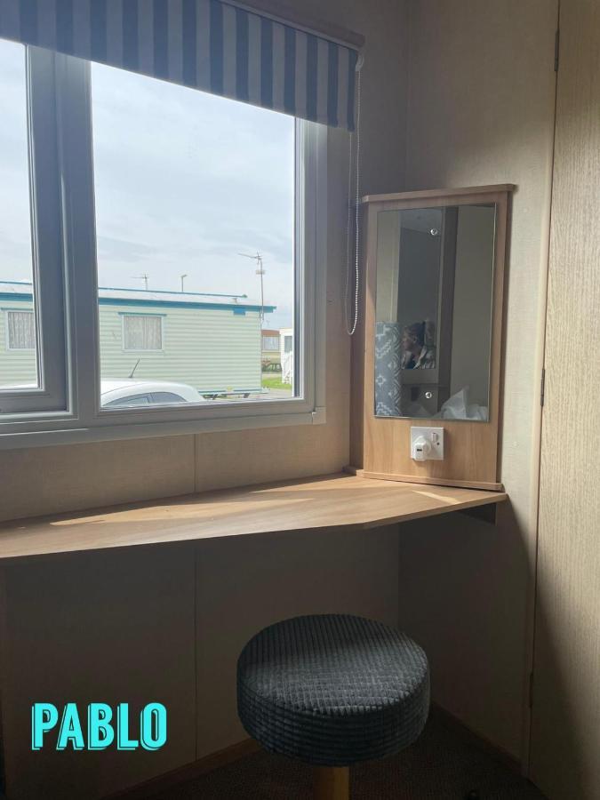 Towyn Six Berth En Suite Caravan Rhyl Exteriör bild