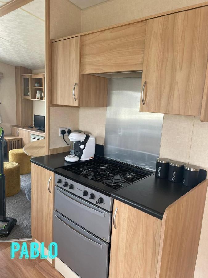 Towyn Six Berth En Suite Caravan Rhyl Exteriör bild