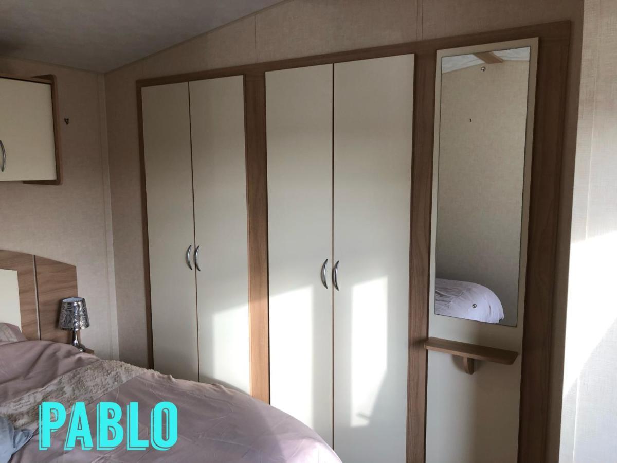 Towyn Six Berth En Suite Caravan Rhyl Exteriör bild