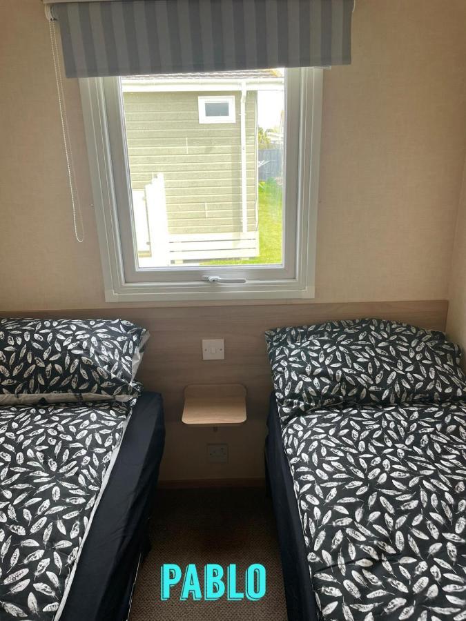 Towyn Six Berth En Suite Caravan Rhyl Exteriör bild