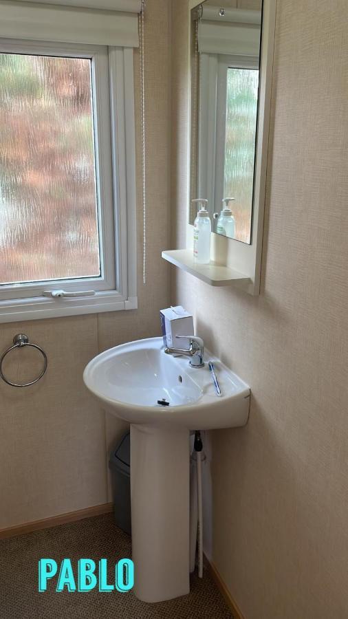 Towyn Six Berth En Suite Caravan Rhyl Exteriör bild
