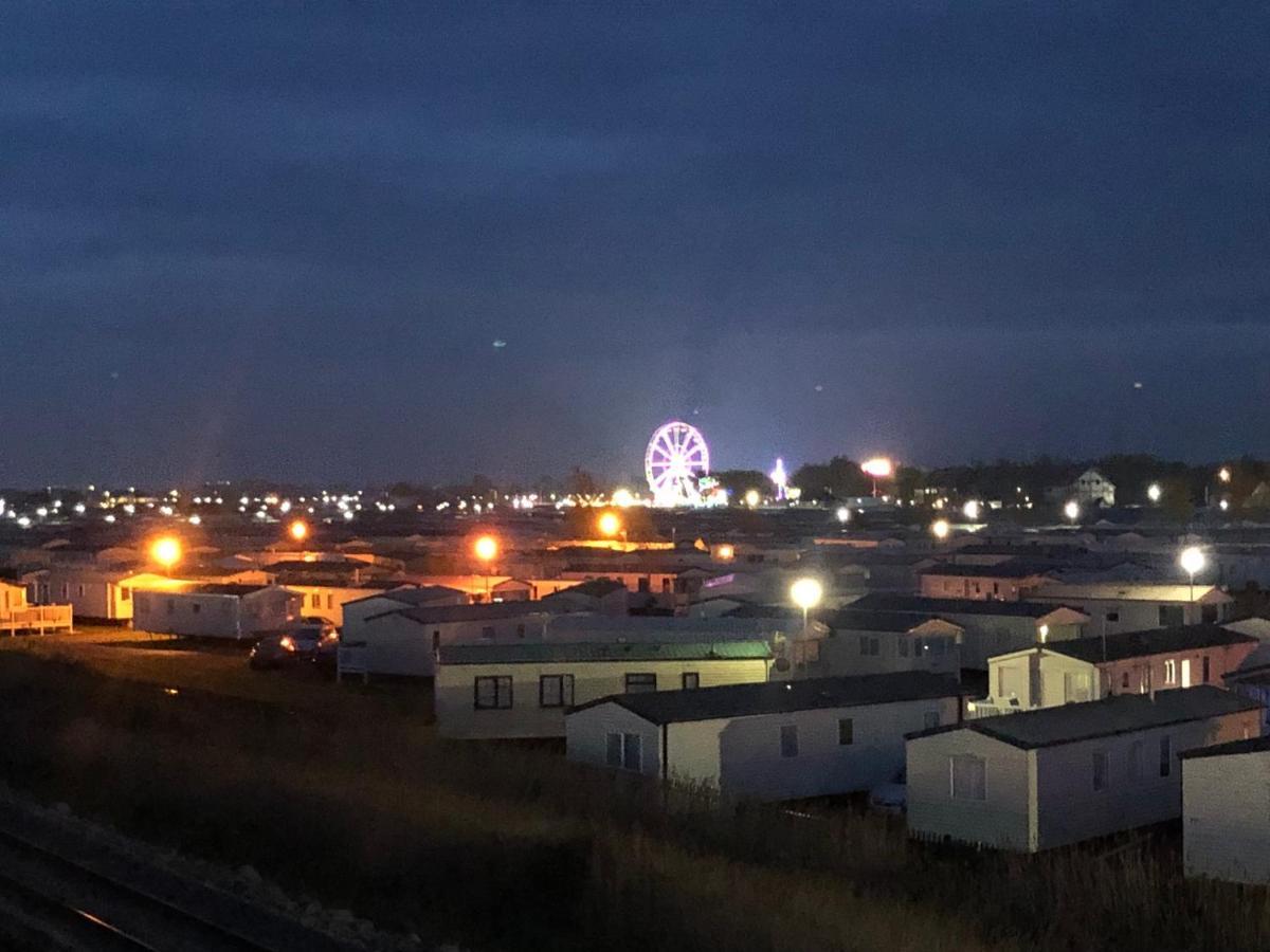Towyn Six Berth En Suite Caravan Rhyl Exteriör bild